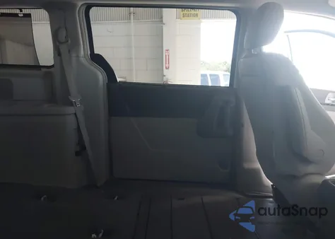 2008 Chrysler Town & Country Touring z USA, uszkodzony, nr VIN 2A8HR54PX8R600614